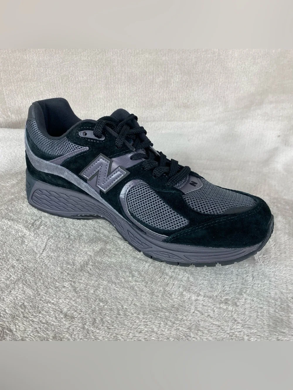 New Balance 2002R Shoes Mens Size 11 Black Gray Suede Running Sneakers NEW